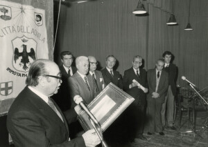 1981_02_22 I maestri Roman Vlad e Goffredo Petrassi nominati cittadini onorari aquilani inv 994 vol 6.tif