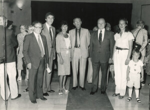 1982_08_21 Musicarchitettura Canada '82 - Cerimonia d'inaugurazione del Festival - autorità canadesi con organizzatori del festival (dott. Laurenzano Leone, sig.ra Mazzolani, dott. Carlo Rossi) ann 1463 inv 1112 vol 6.tif