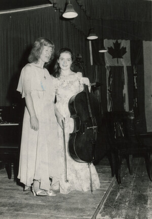 1982_08_26 Musicarchitettura Canada '82 - Shauna Rolston e Gloria Saarinen ann 1471 inv 1301 vol 7.tif