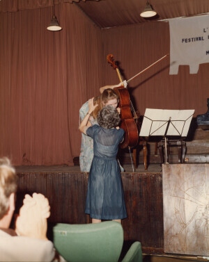 1982_08_26 Musicarchitettura Canada '82 - Shauna Rolston e Gloria Saarinen ann 1471 inv 1303 vol 7.tif