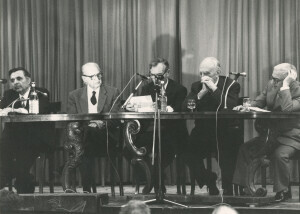 1983_11_09 Settimana Caselliana per il centenario della nascita di Alfredo Casella - Tavola rotonda su Casella ann 1619 inv 1789 vol 10.tif