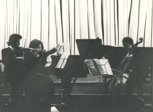 1983_12_08 Trio di Giovani  (Maurizio Daffunchio; Oreste De Tommaso; Carlo Benedetti) e Giuseppe Scotese in occasione del 50° anniversario della morte di B. Barattelli ann 1627 inv 1865 vol 11.tif