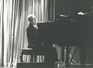 1984_03_23 Ciclo di concerti di Lirica da camera - Valeria Mariconda e Mario Caporaloni ann 1677 inv 1960 vol 11.tif