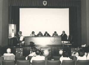 1984_07_08 Musicarchitettura '84 - Conferenza 'Costruire per la musica' - dibattito conclusivo ann 1736 inv 2128 vol 12.tif