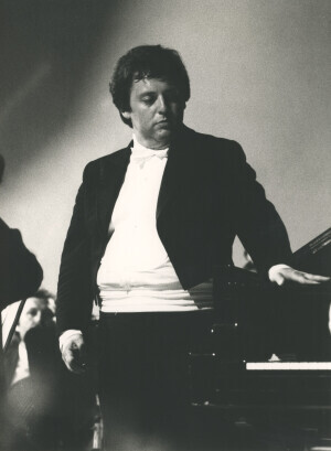 1984_07_24 Musicarchitettura '84 - Chiusura del festival - Orchestra Sinfonica Abruzzese e Berliner Klaviertrio - Johannes Winkler, direzione; Eva Ander, pianoforte - ann 1761 inv 2207 vol 12.tif