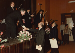 1985_03_13 Conferimento Laurea Honoris Causa al Maestro Goffredo Petrassi - Aula Magna dell'Università degli Studi dell'Aquila ann NN inv 2252 vol 13.tif
