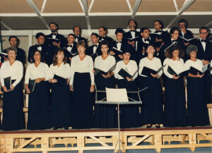 1986_09_30 Presentazione della 41esima stagione - Sala Michetti della Regione Abruzzo - esibizione di un complesso corale  inv 2414 vol 14.tif