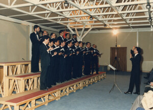 1986_09_30 Presentazione della 41esima stagione - Sala Michetti della Regione Abruzzo - esibizione di un complesso corale  inv 2415 vol 14.tif