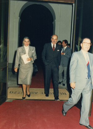 1986_09_30 Presentazione della 41esima stagione - Sala Michetti della Regione Abruzzo - esibizione di un complesso corale  inv 2422 vol 14.tif