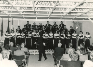 1986_09_30 Presentazione della 41esima stagione - Sala Michetti della Regione Abruzzo - esibizione di un complesso corale  inv 5679 vol 14.tif
