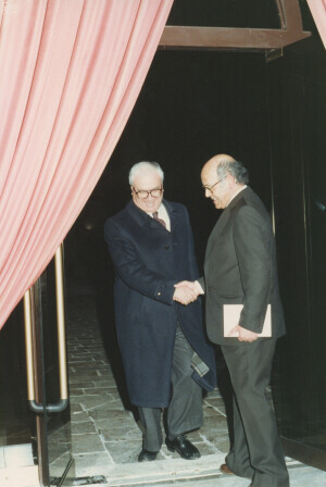 1991_12_09 Cerimonia d'intitolazione dell'Auditorium a Nino Carloni - presenti anche il M° Goffredo Petrassi e il M° Roman Vlad inv 6483 vol 15.tif