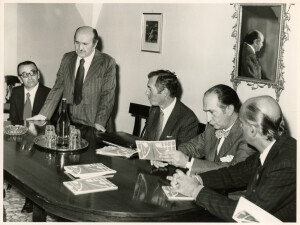 1973_10_12 Presentazione della 28ma Stagione al foyer dell'Ente - Tra gli altri Roman Vlad, Carloni, De Rubeis ann NN inv 447 vol 3.tif