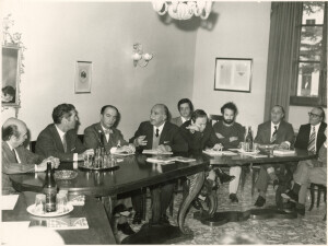 1973_10_12 Presentazione della 28ma Stagione al foyer dell'Ente - Tra gli altri Roman Vlad, Carloni, De Rubeis ann NN inv 448 vol 3.tif