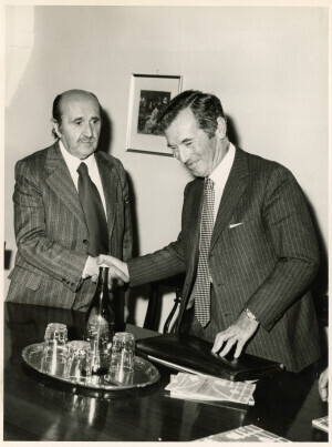 1973_10_12 Presentazione della 28ma Stagione al foyer dell'Ente - Tra gli altri Roman Vlad, Carloni, De Rubeis ann NN inv 450 vol 3.tif