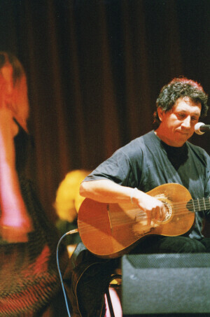 1999_12_16 Eugenio Bennato e Musicanova inv 3667 vol 18.tif