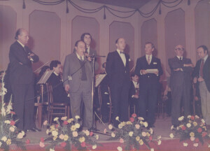 1975_11_07 Orchestra Sinfonica Abruzzese - In foto vari personaggi quali Carloni, Vlad, Antonellini, Verna, sindaco Lopardi, Berlinguer - ann 926 inv 501 vol 3.tif