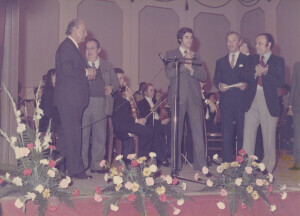 1975_11_07 Orchestra Sinfonica Abruzzese - In foto vari personaggi quali Carloni, Vlad, Antonellini, Verna, sindaco Lopardi, Berlinguer - ann 926 inv 503 vol 3.tif