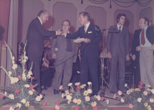 1975_11_07 Orchestra Sinfonica Abruzzese - In foto vari personaggi quali Carloni, Vlad, Antonellini, Verna, sindaco Lopardi, Berlinguer - ann 926 inv 505 vol 3.tif