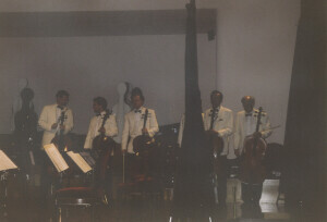 2002_05_04 Die 12 Cellisten der Berliner Philarmoniker inv 4240 vol 20.tif