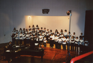 2002_06_21 Coro di voci bianche Barattelli e Annarita Santagada, pianoforte inv 4250 vol 20.tif