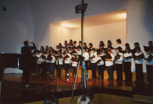 2002_06_21 Coro di voci bianche Barattelli e Annarita Santagada, pianoforte inv 4251 vol 20.tif