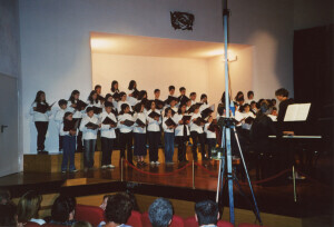 2002_06_21 Coro di voci bianche Barattelli e Annarita Santagada, pianoforte inv 4257 vol 20.tif