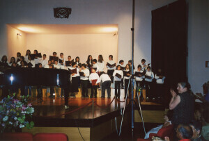 2002_06_21 Coro di voci bianche Barattelli e Annarita Santagada, pianoforte inv 4265 vol 20.tif