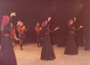 1980_11_25 Complesso Statale di Danza Georgiano - Coro Fazis - ann 1254 inv 979 vol 5.tif