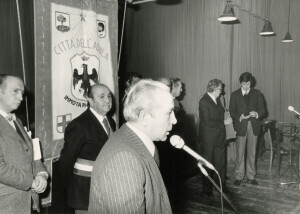 1981_02_22 I maestri Roman Vlad e Goffredo Petrassi nominati cittadini onorari aquilani inv 1007 vol 6.tif