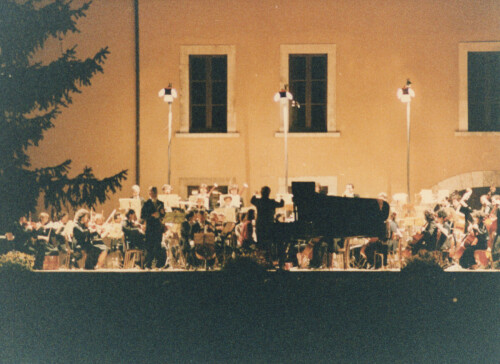 1984_07_24 Musicarchitettura '84 - Chiusura del festival - Orchestra Sinfonica Abruzzese e Berliner Klaviertrio - Johannes Winkler, direzione; Eva Ander, pianoforte