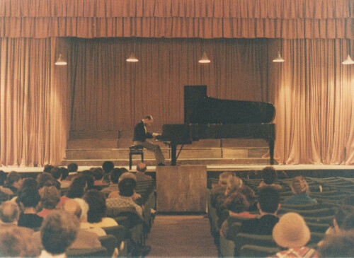 1985_11_22 William Narboré