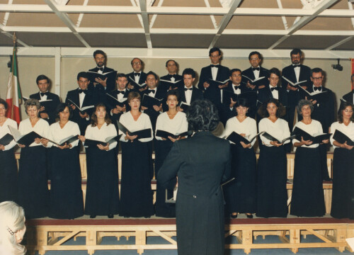 1986_09_30 Presentazione della 41esima stagione - Sala Michetti della Regione Abruzzo - esibizione di un complesso corale