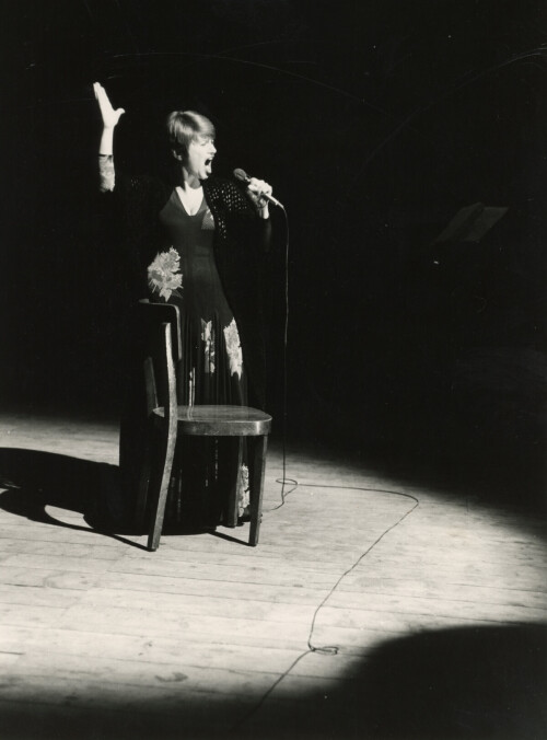 1976_12_07 Adriana Martino